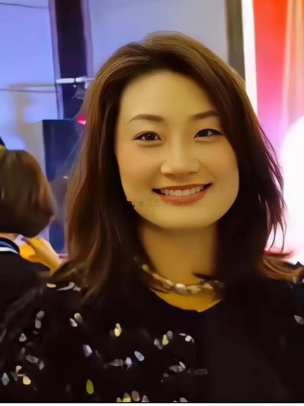 我们女生的骄傲！宗馥莉为了守住18亿美金，果断上诉至香港最高法院，展现出不怕家族