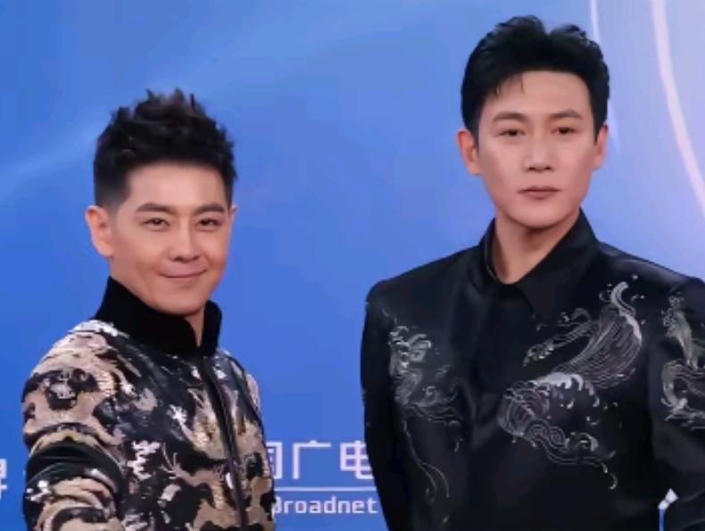 当两位帅哥同框合影，往往会碰撞出不一样的风采，也难免让人察觉出彼此的差异，林志颖