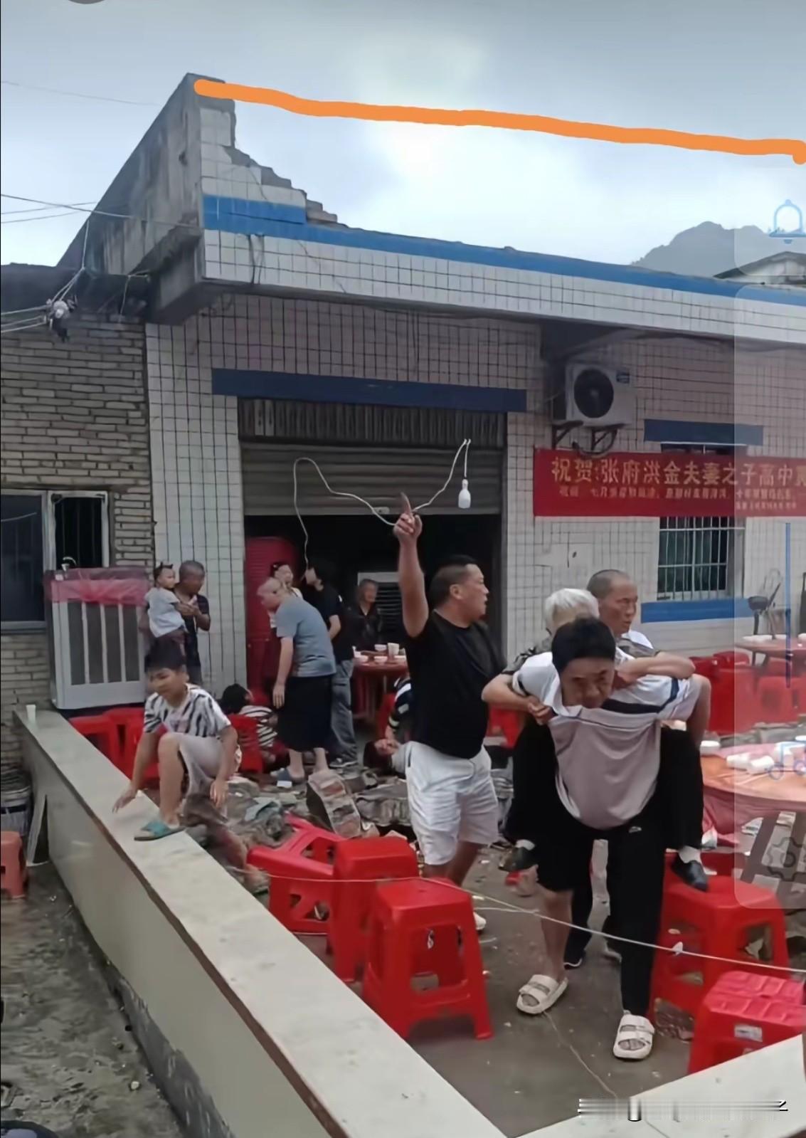 宜宾长宁这场升学宴出事，真的是冥冥之中自有天意！第1、办升学宴之前，宜宾经历