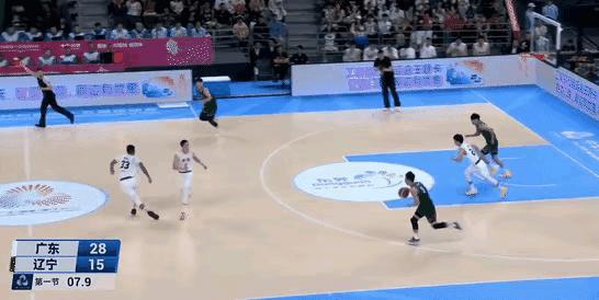 赵继伟上场突破过程中拉伤大腿，伤退后未回归！国家队和联赛之路，都会受影响吧！