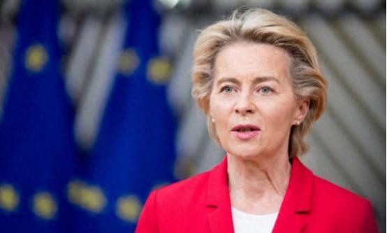 冯德莱恩彻底笑不出来了，眼见把好处拿到手软的马克龙，刚回国就秒变“变色龙”，我们