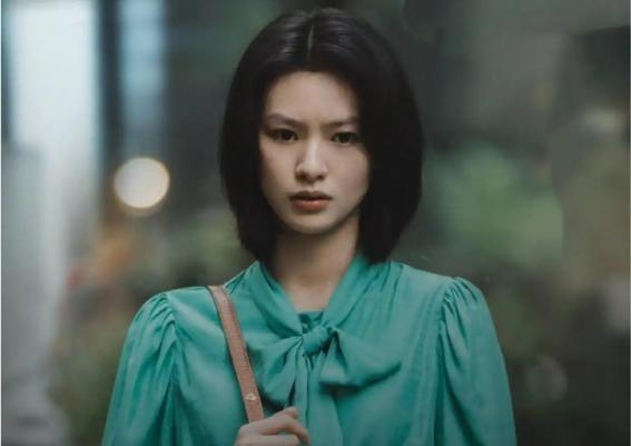 《交锋》90%的观众不理解，从小秘到陪酒女，金丽娜到底在图什么？看到金