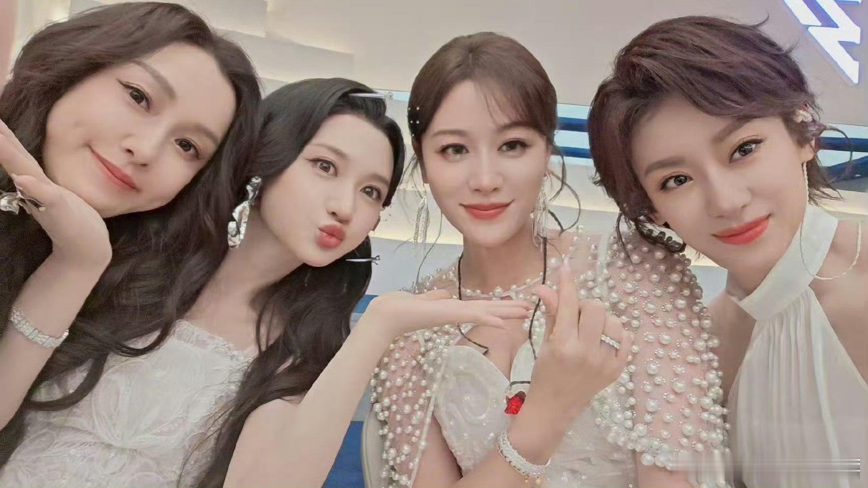 浪姐一公直播观后感乘风2026每个人都有闪光点，真的能看出姐姐们都拼尽全力了！