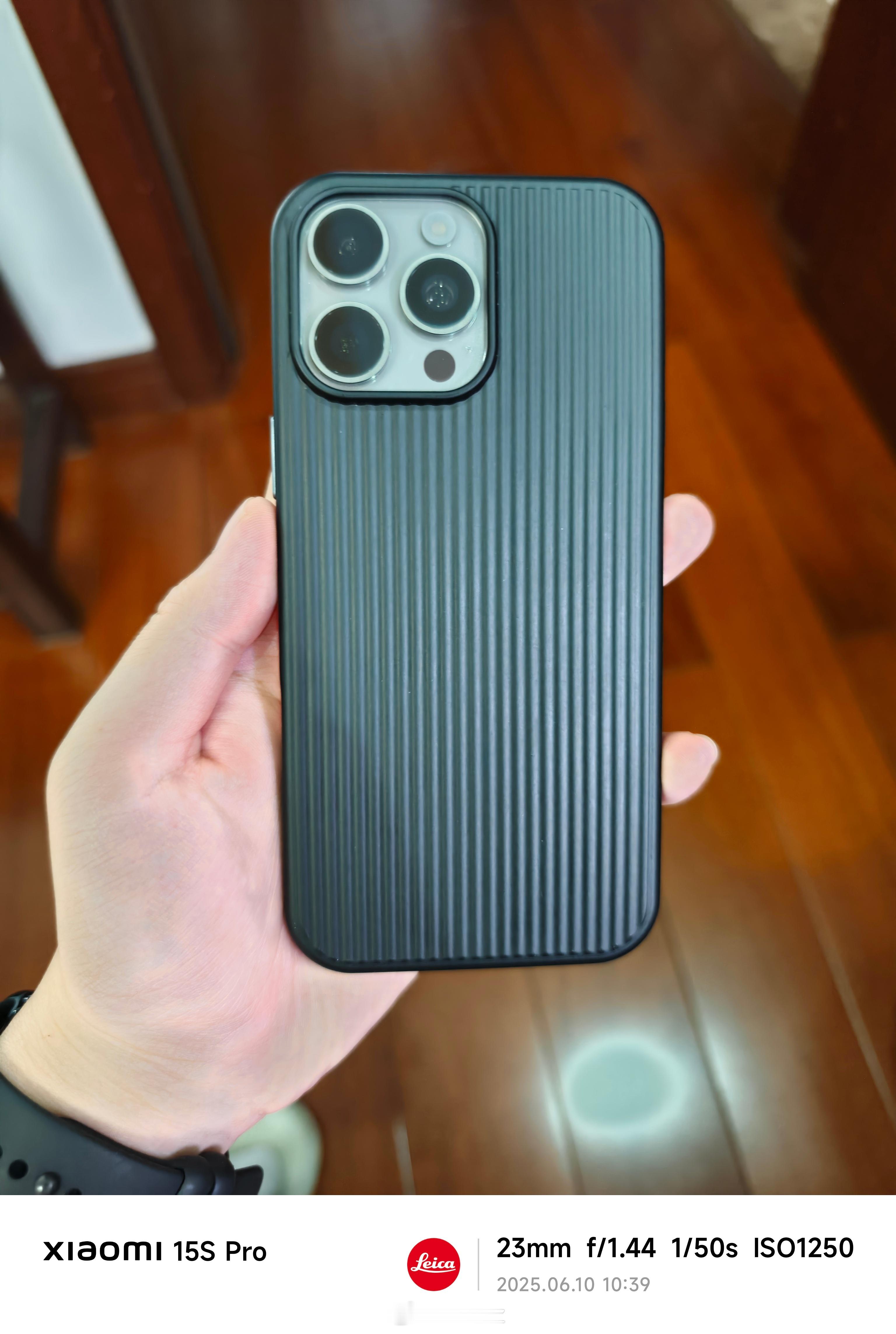 由于这台非国补非海南免税首发原价版的iPhone16ProMax是我们工作室唯