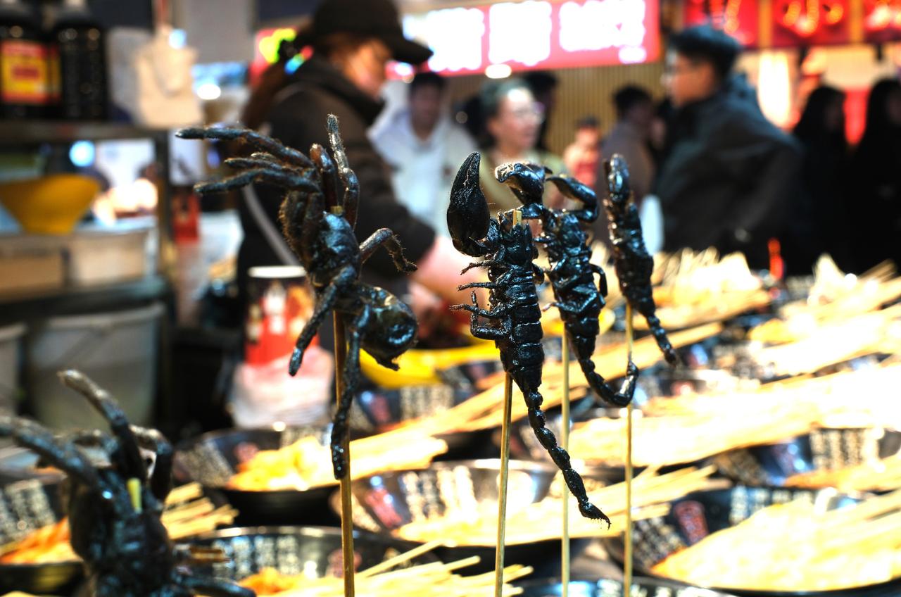 特色“昆虫串”现塔湾夜市