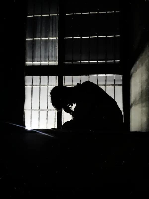 焦虑和抑郁症的难受程度，没经历过的人很难懂。身心一体，焦虑抑郁会让身体出现各种不