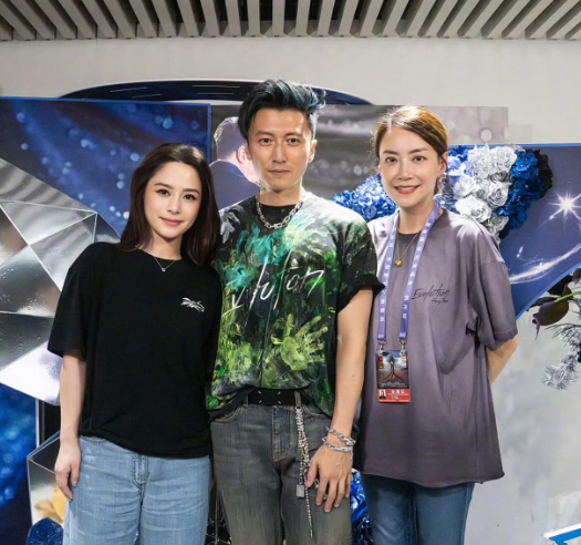 谢霆锋这是紧张了吗？[捂脸哭][捂脸哭][捂脸哭]