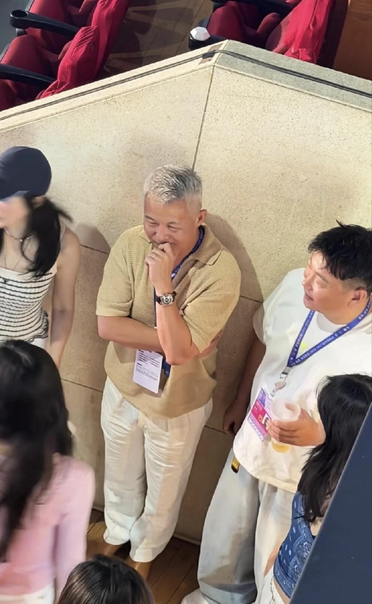 那英没离婚！她五天前在北京开演唱会的时候，不少人提到她老公没来，两人疑似已经离婚