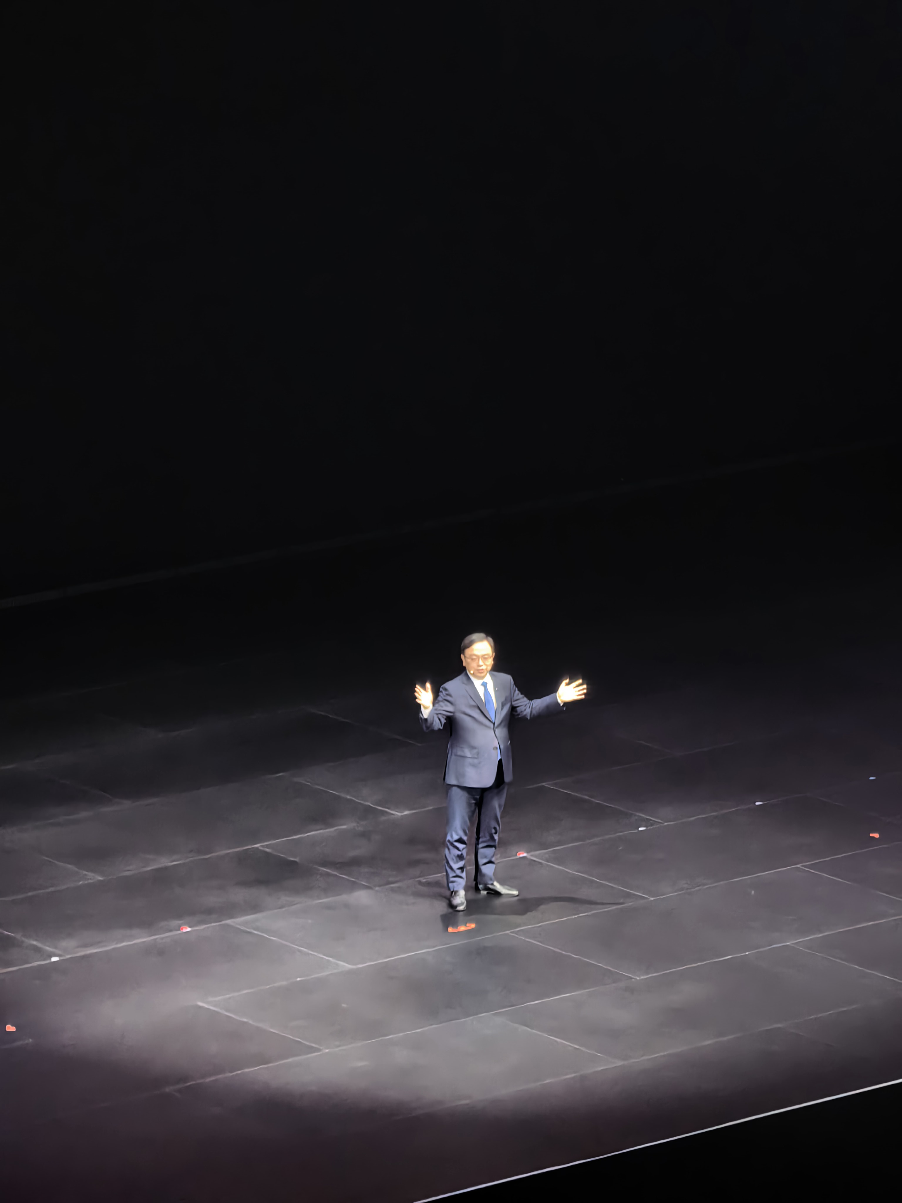 在夸大营销的大环境下，比亚迪前几天说有颠覆性技术发布时，我是半信半疑的。