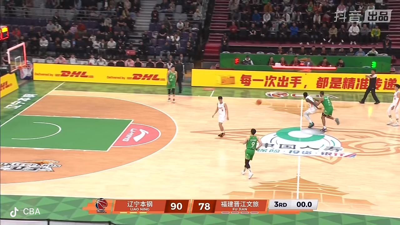 皮特森这是打疯了吗？在刚刚结束的辽宁本钢男篮主场迎战福建晋江文