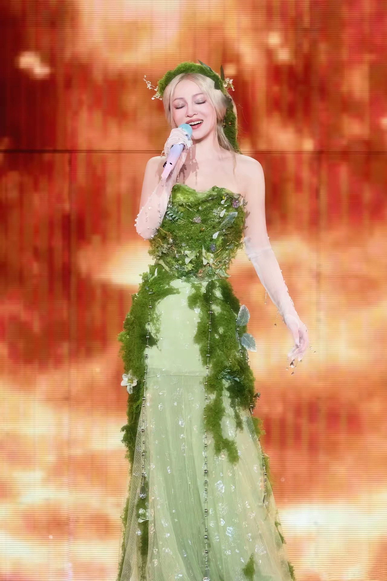 张韶涵还是以前的造型比较好看啊