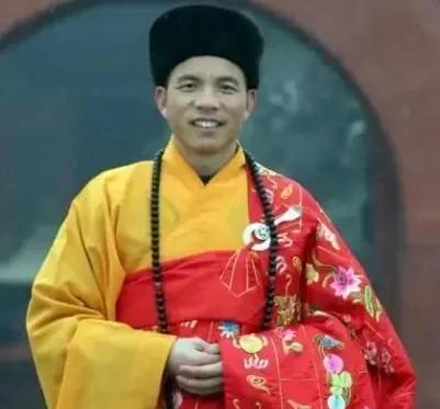 少林寺新任主持释印乐法师是一个什么样的人？释印乐法师，河南桐柏人，作为十四届全