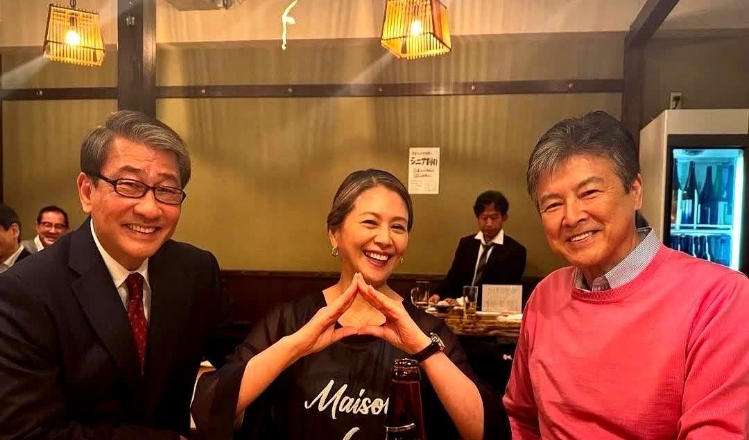73岁三浦友和66岁山口百惠在还清35年房贷后，立刻卖掉东京豪宅，只为余生不再被