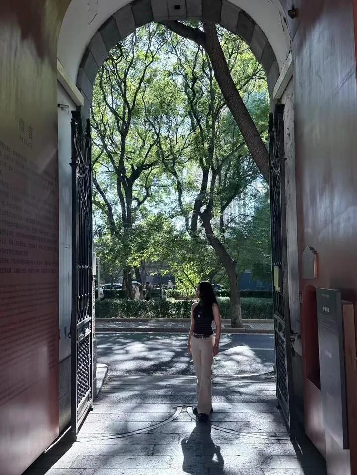 现在体制内的工作很累，特别是重要岗位上的领导干部非常不容易，也有不少干部想从重要