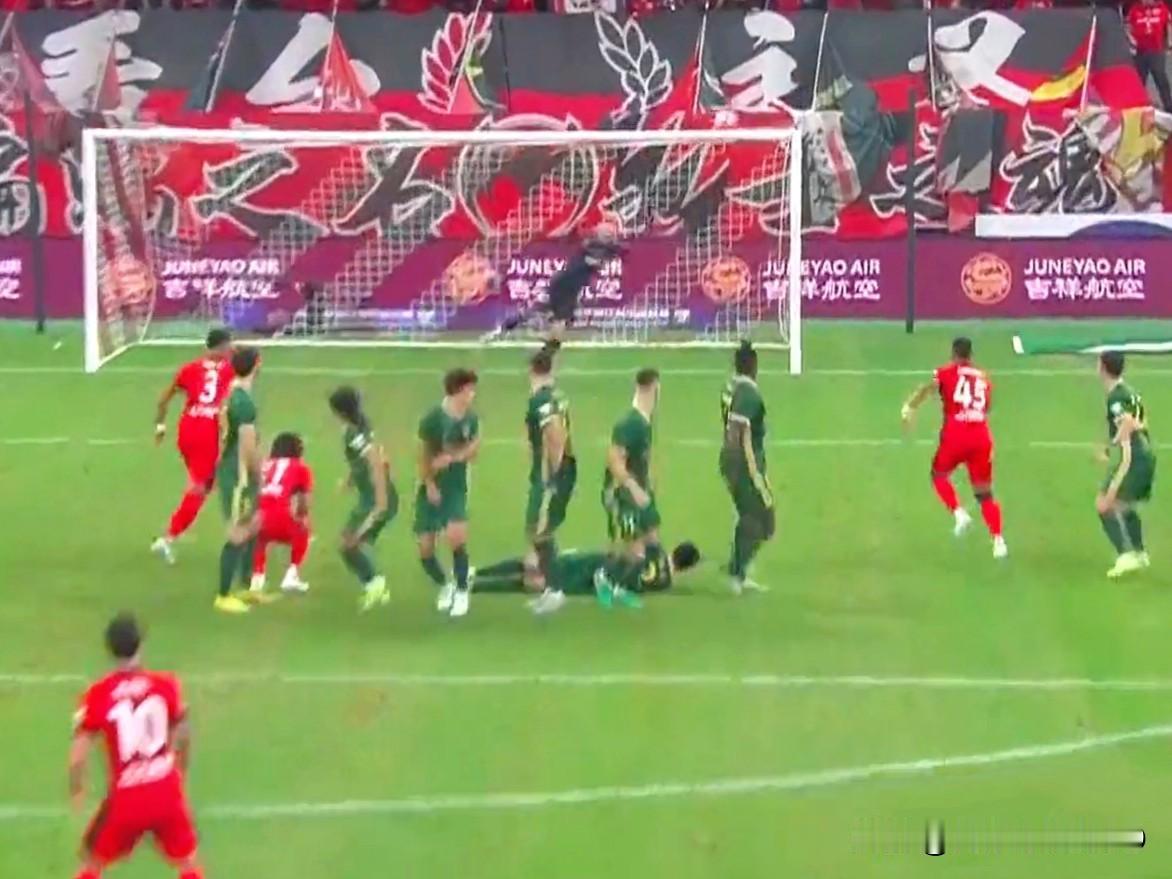 海港3:0浙江,没有掉链子!成都,雄起!申花,狂放吧!一起登场,让悬念继续