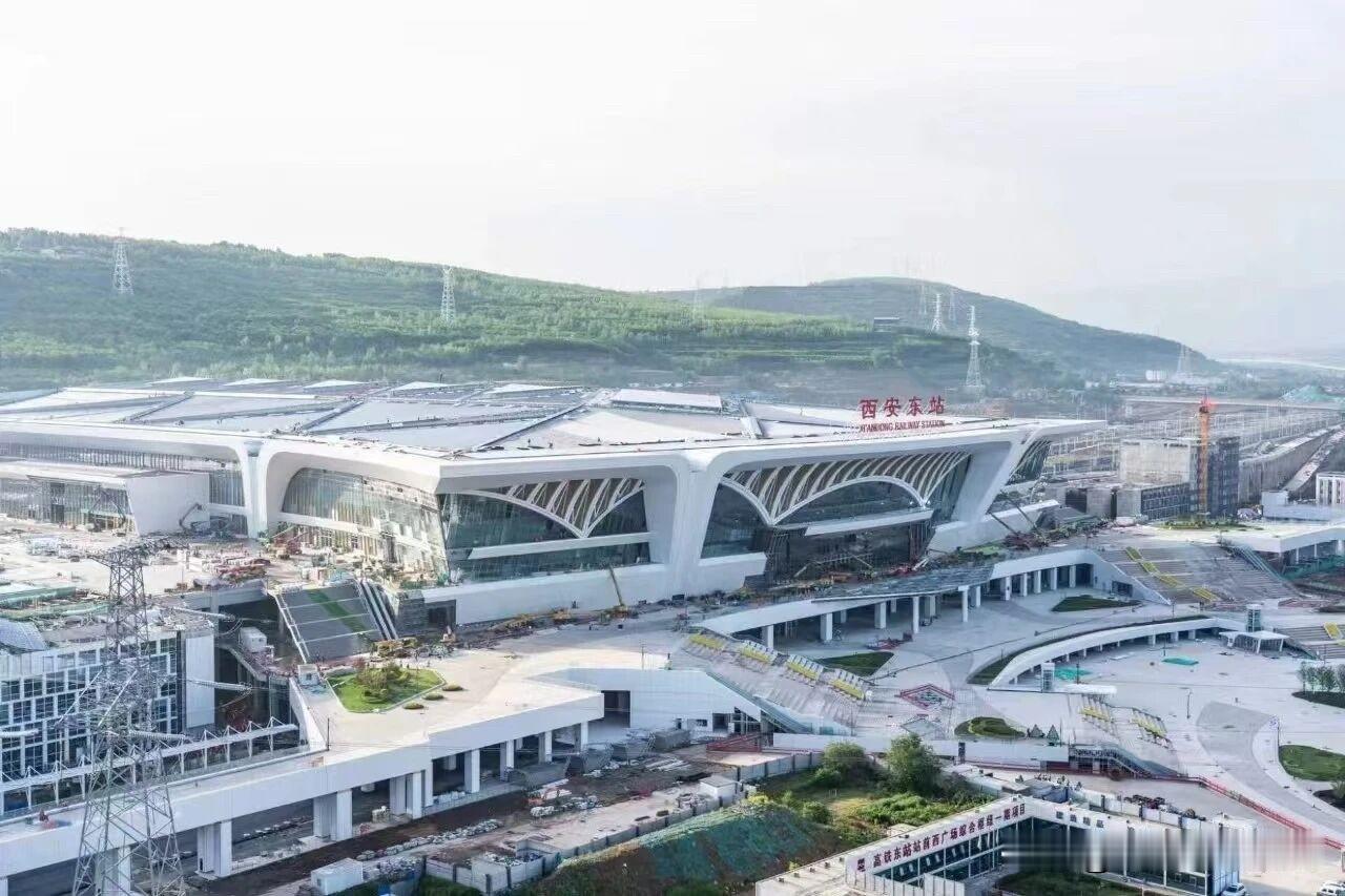 7月1日零时，全国铁路三季度新运行图落地。这次调图里最硬的一颗钉子，是武西高铁本