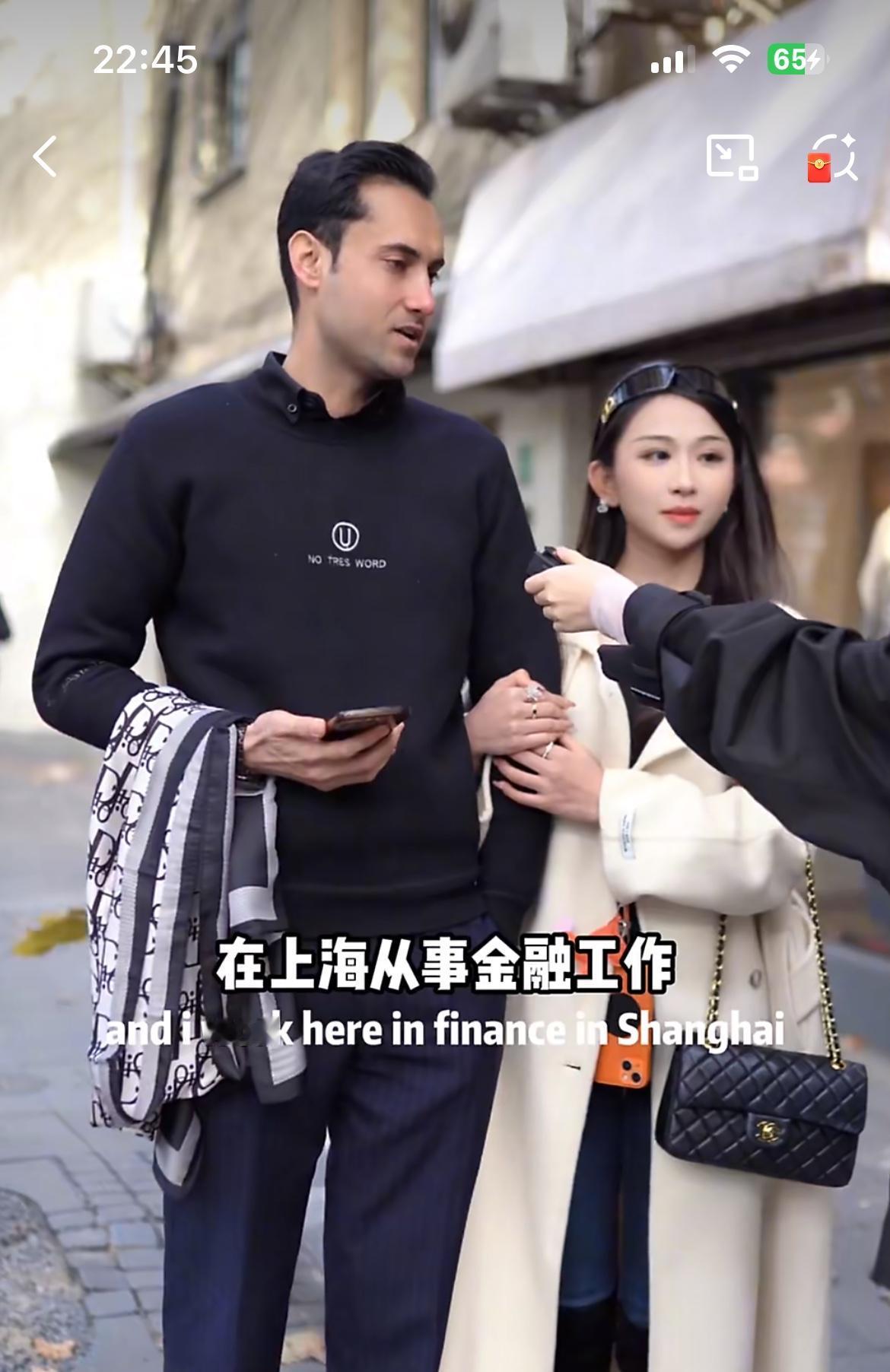 剧本都不敢这样写，02年的上海女生，三婚嫁给了爸爸的马来西亚老板，一下子成为父