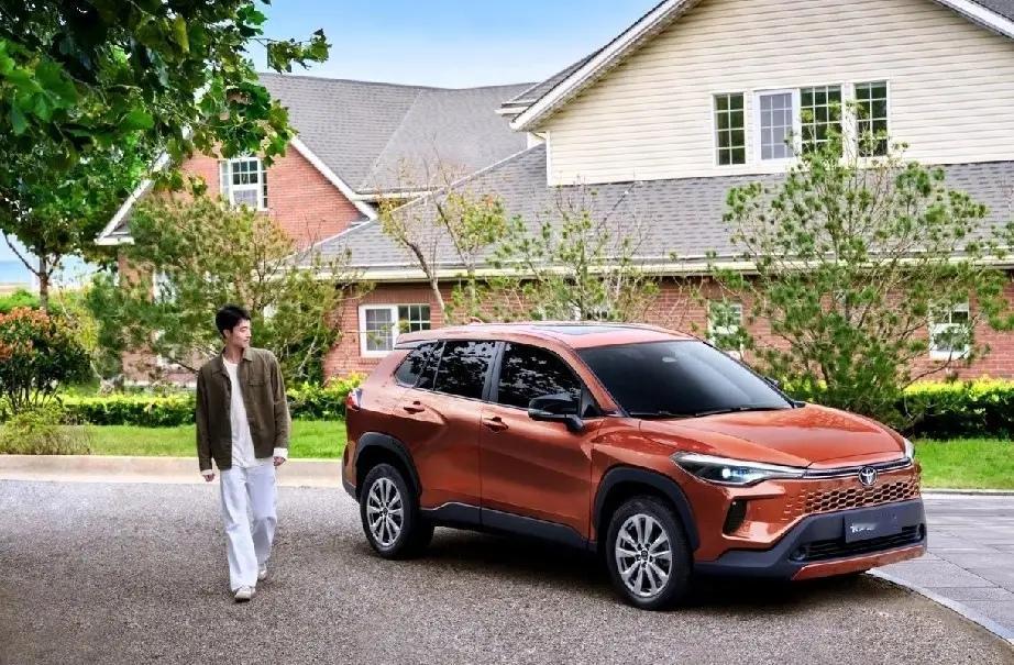 近五年春晚汽车赞助商大盘点：2021：五菱汽车2023：红旗新能源20