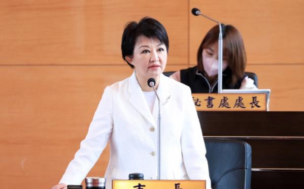 针对有网友宣示要对闽南狼进行“斩杀行动”，台中市长卢秀燕14日在市议会被民进党议