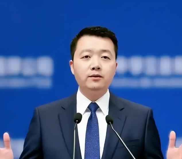 罗鸿专家提了个建议：取消私生子的继承权。这话一出，网上立马炸开了锅，很多人拍手叫