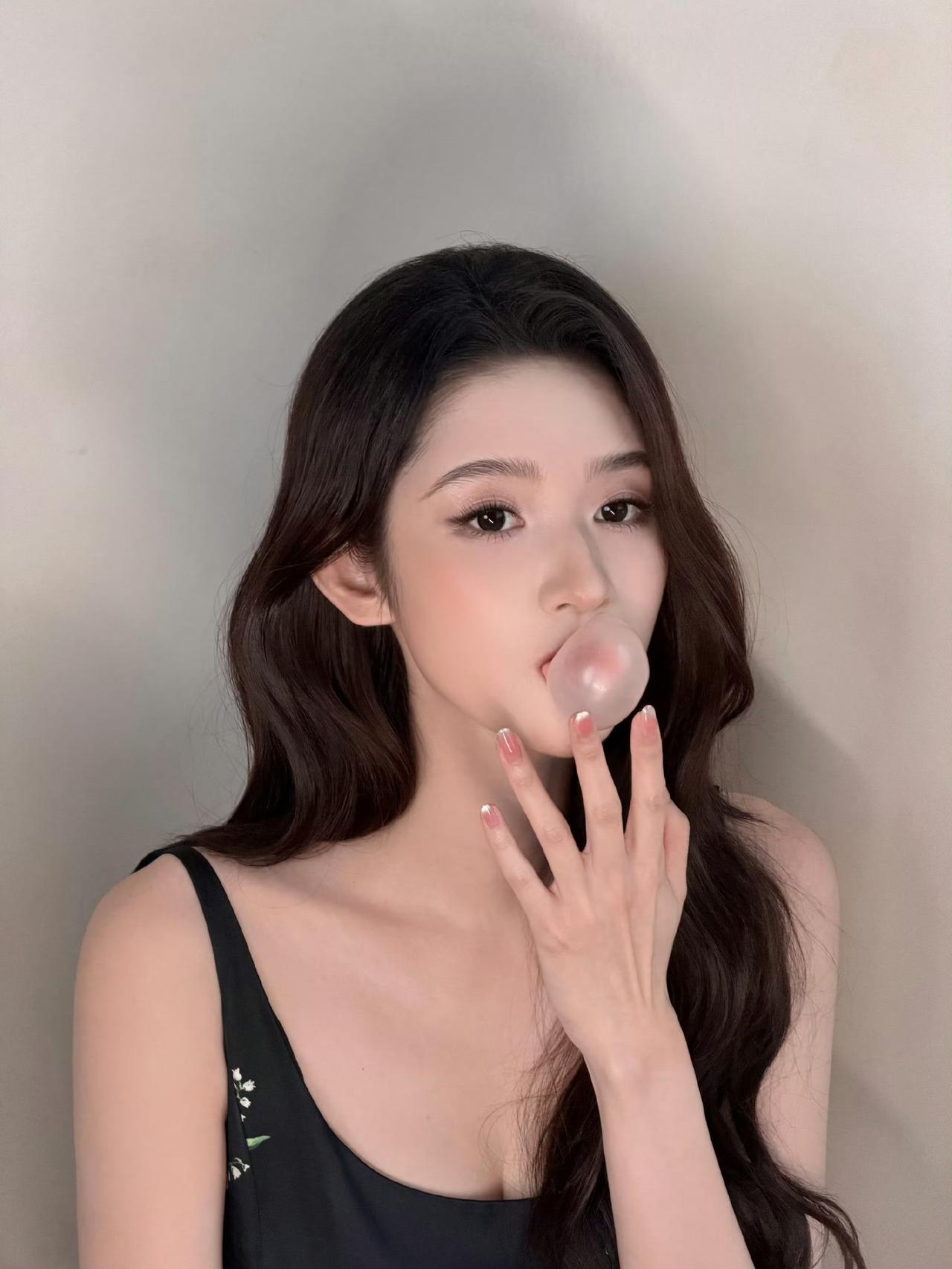 鬼迷一如既往的美丽[滑稽笑]王玉雯