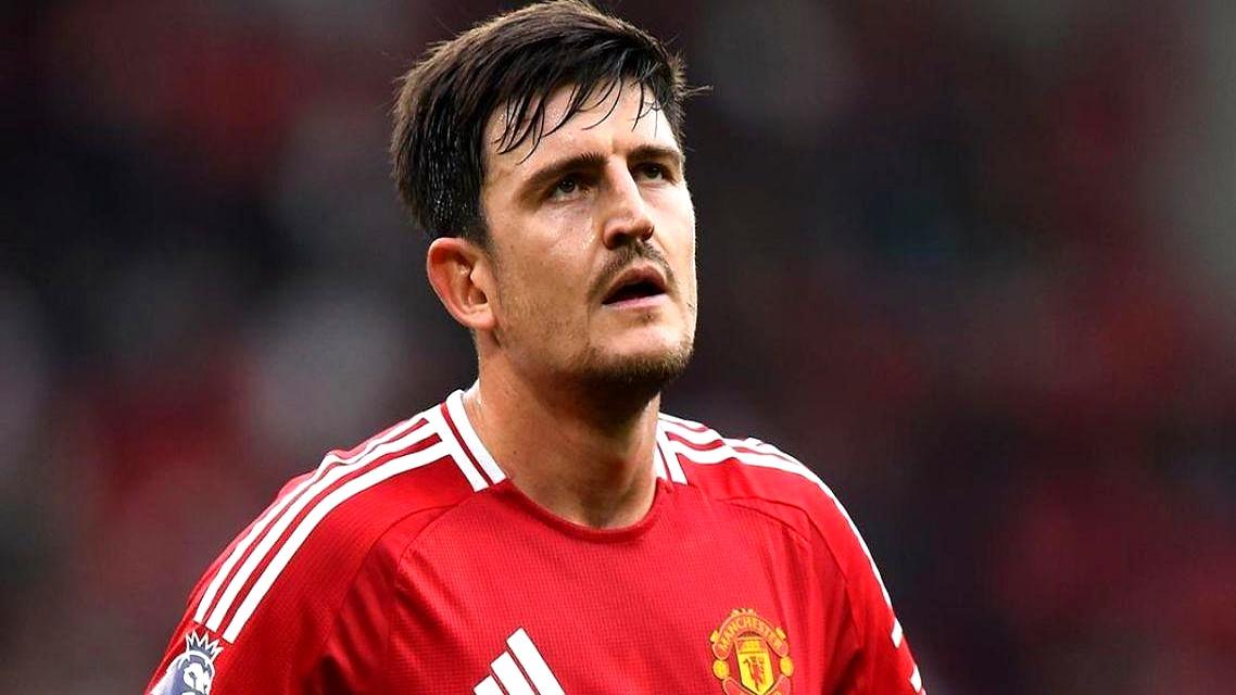 马奎尔把合同续到2026，曼联还想再砍一刀工资。他肯点头，是因为这赛季他