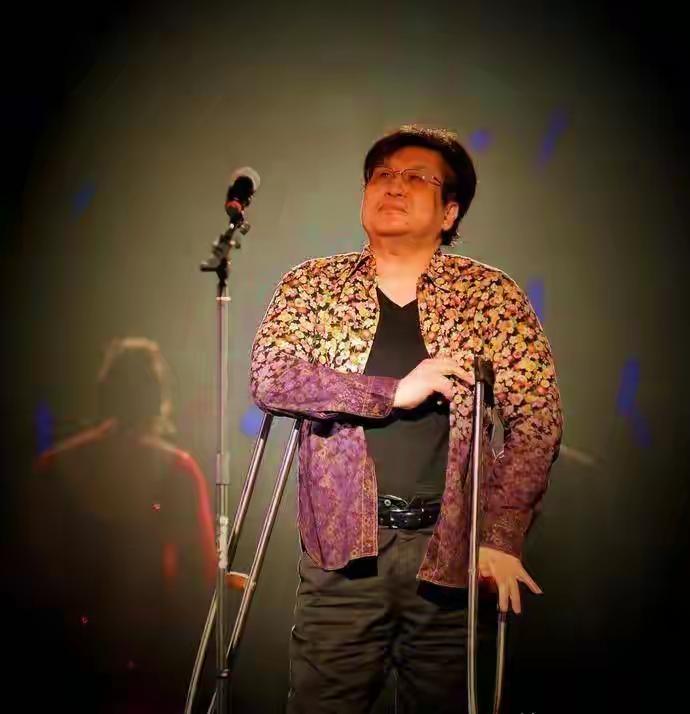 升降车距离登机口25公分，这是深圳机场的特殊情况，还是民航业的普遍现象？倘若这