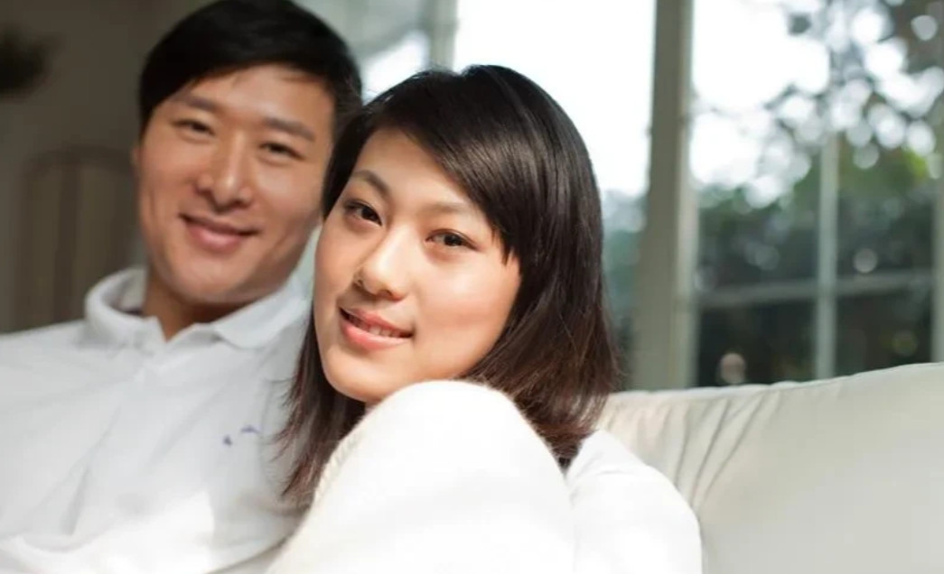 老婆出轨，离婚后嫁给了那个让她出轨的男人！在那生活不下去，如今又想复婚，你能不能