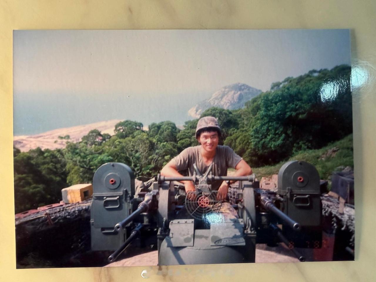 伪台陆军在马祖北竿岛上的四联装点50高射机枪阵地，这玩意抗美援朝的时候美军就装备