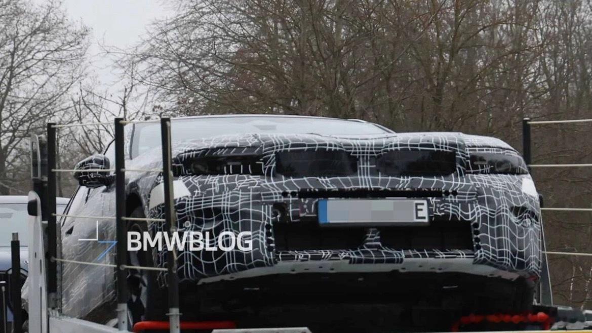 宝马中改5系前脸曝光！宝马竟然紧急改了前脸方案，不再采用原先测试车的NeueK