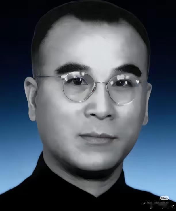 救下上万革命者的“无名英雄”1949年春，南京城破在即，国民党保密局在毛人凤指使