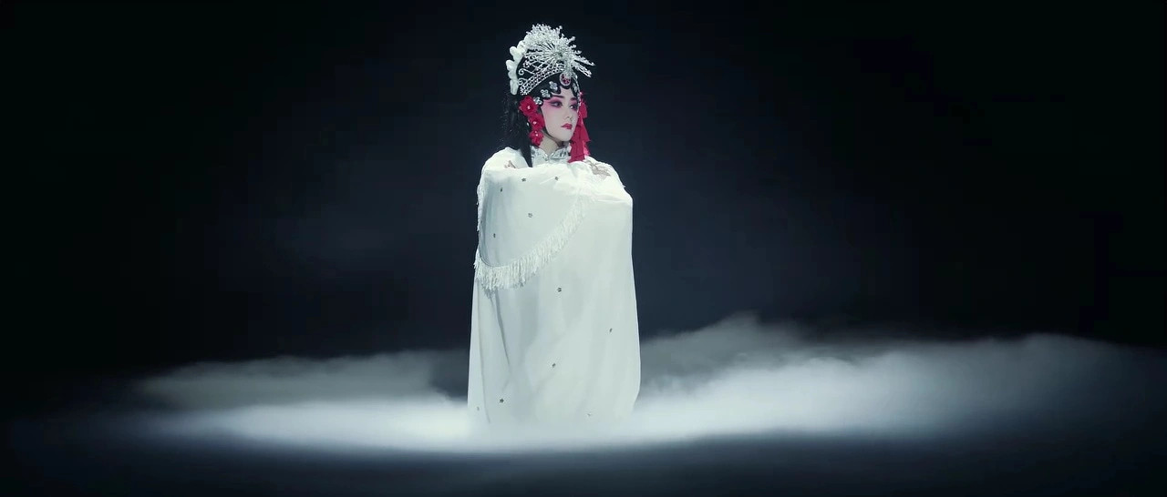 《主角》越来越接近收官了，很多人物和故事线也愈发清晰。每晚更新一集，太不攒劲了！