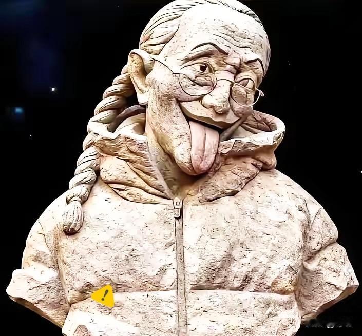 今天饭局，一位不愿透露姓名的艺术圈老前辈抿了口茶，叹气道：“田禾这姑娘，护爹心