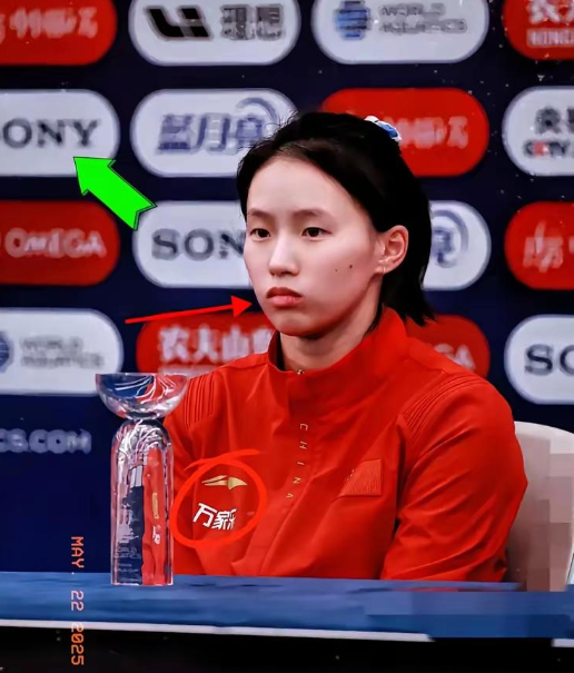 陈芋汐估计气的后槽牙都要咬碎了刚把三连冠奖杯揣进怀里，转头就得知全红婵退赛了
