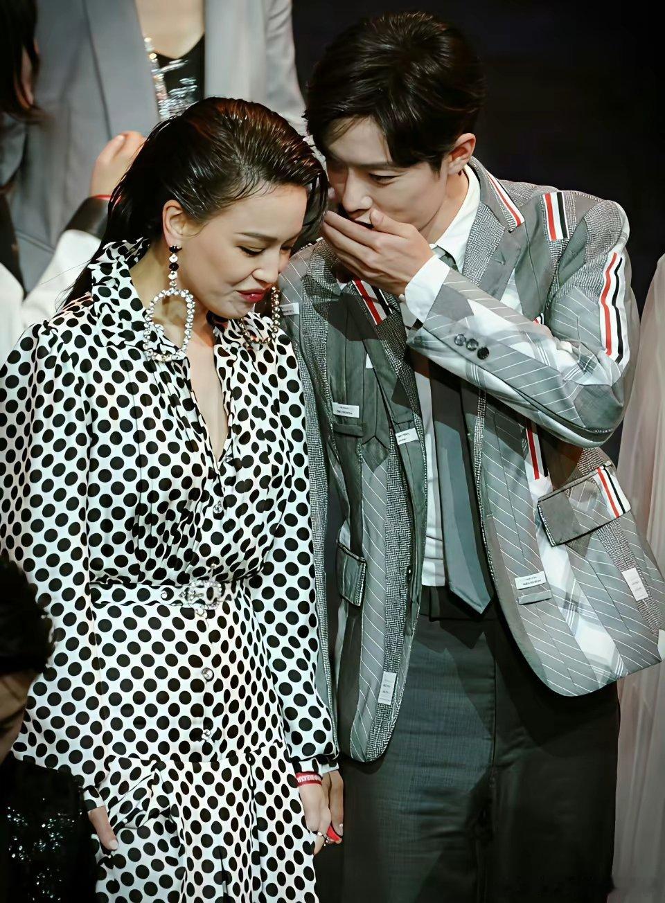 谁哪能知道柯淳有张柏芝、宁静而肖战居然有刚刚得奖的她​舒淇，两个人因为大湾区音乐