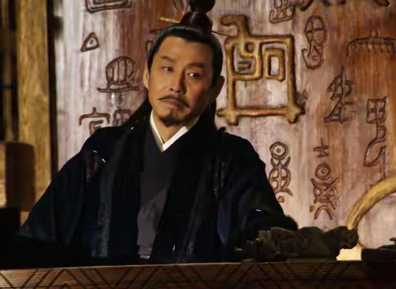 范蠡为什么知道勾践可共患难不可共富贵？范蠡很会看人，跟了夫差这么多年，早就看