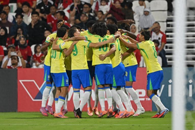 在卡塔尔举行的U17世界杯比赛中，一共48队参赛，目前小组赛已经全部结束，12个