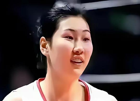亚锦赛和伊朗女排的半决赛，主教练赵勇几乎把能用的替补全用上了，替补上场的郭中楠成