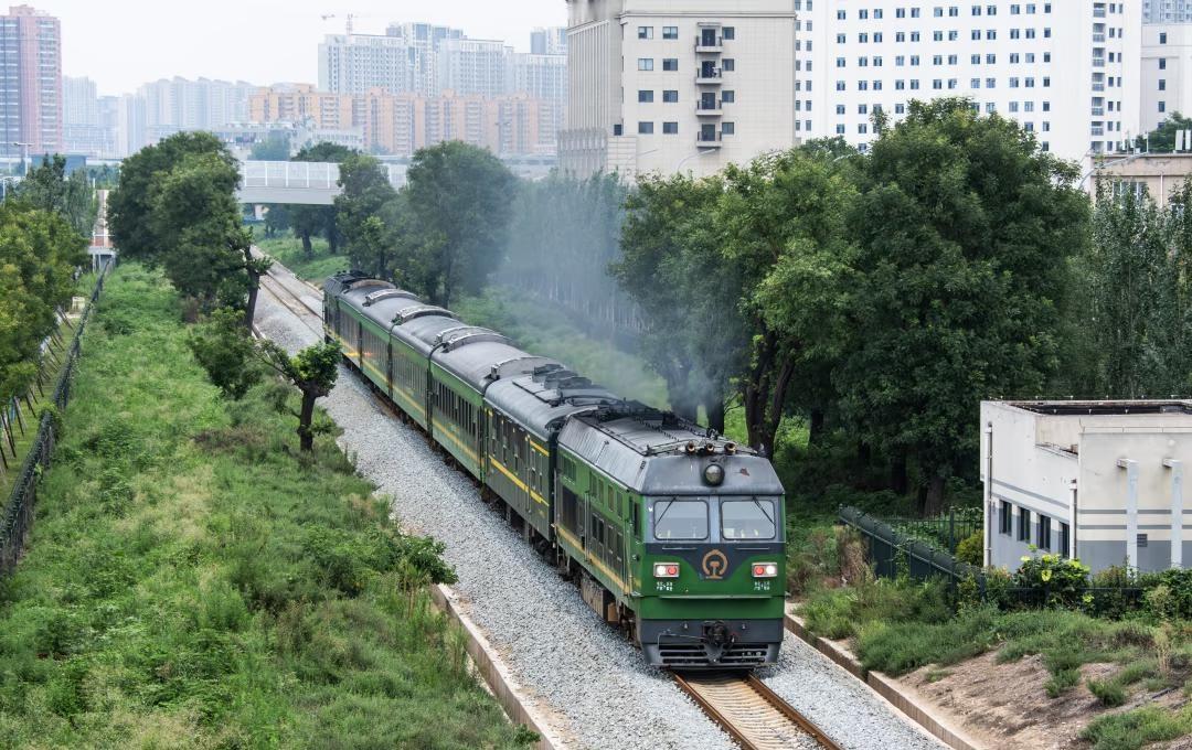 国铁地铁二象性(x)-西户线2024.8西户铁路55211次(西安地铁西