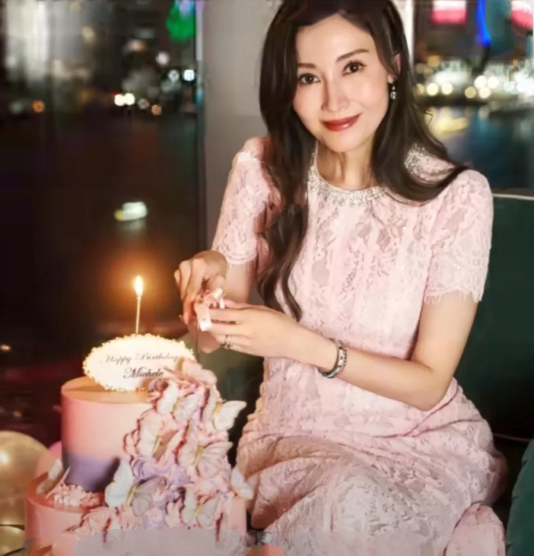 6月20日，最美港姐李嘉欣中午12点45分，香港第一美女李嘉欣在社交平台庆祝自己