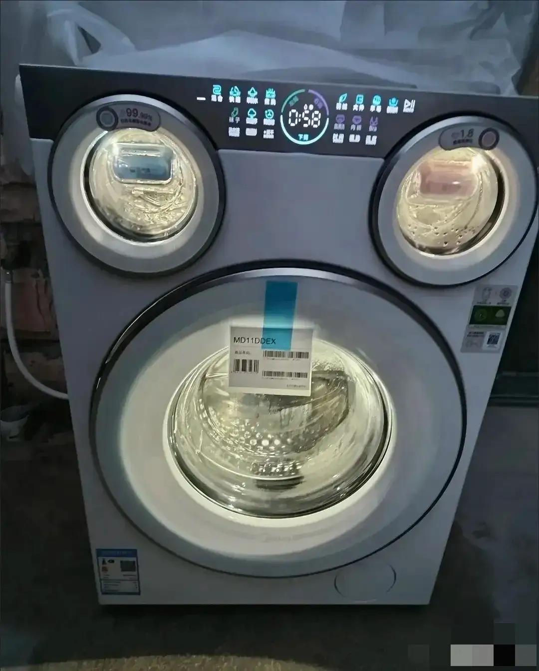 欧盟主席冯德莱恩懵了！法国总统马克龙惊呆了！他们万万没想到，在国外不断