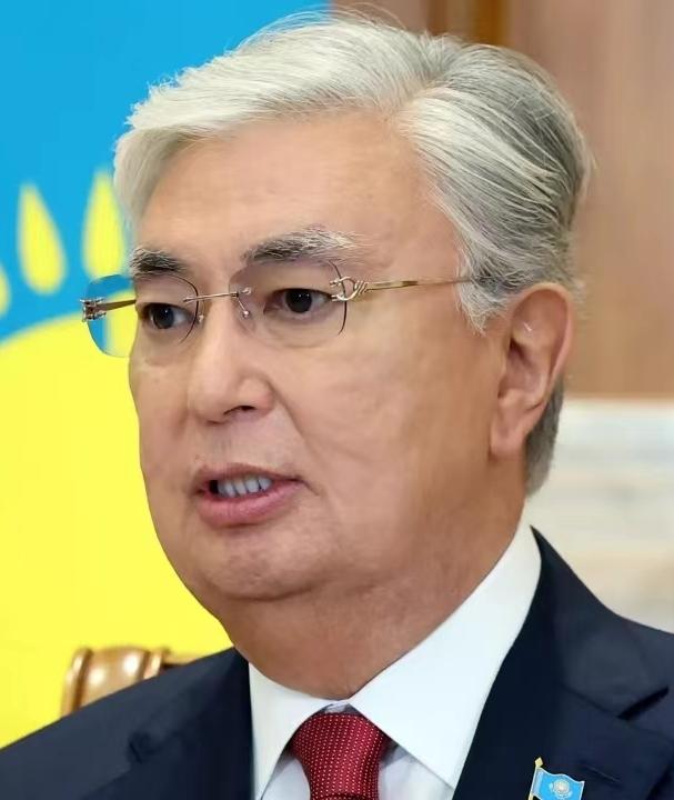 托卡耶夫访日形象一落千丈！哈萨克斯坦总统托卡耶夫在12月18号到19号对日本