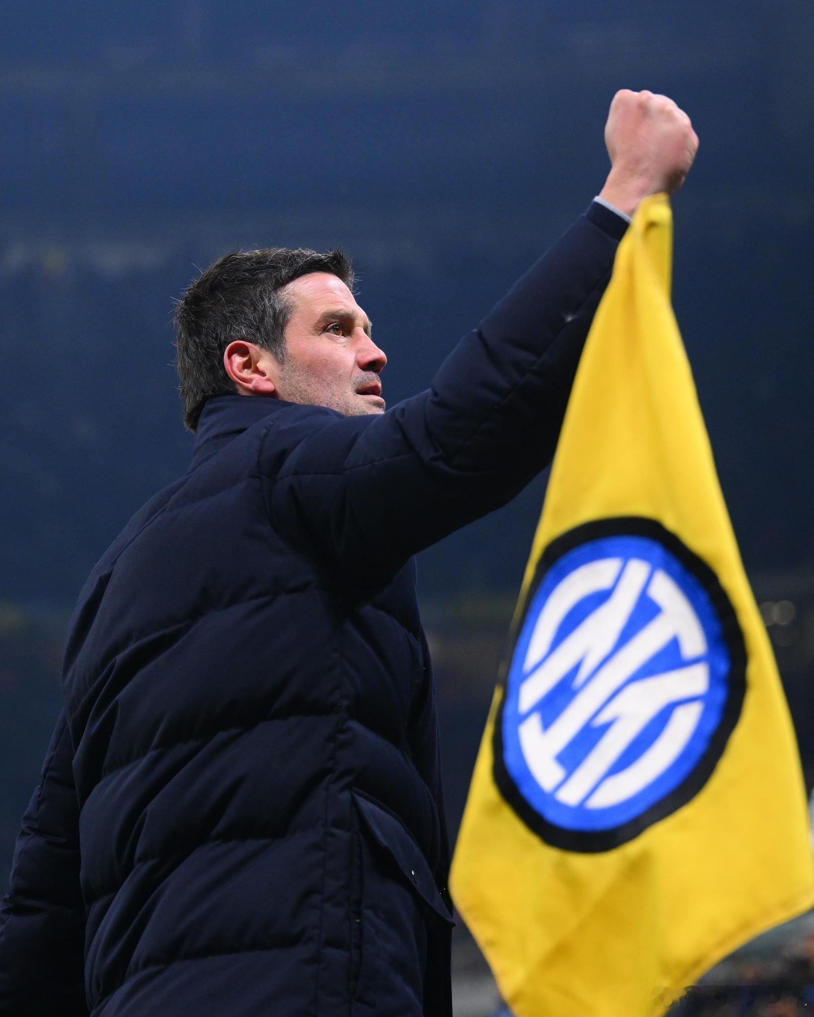 齐沃撤下恩里克，一方面是球员表现糟糕，另一方是反击不作为的管理层和橡树集团。2-