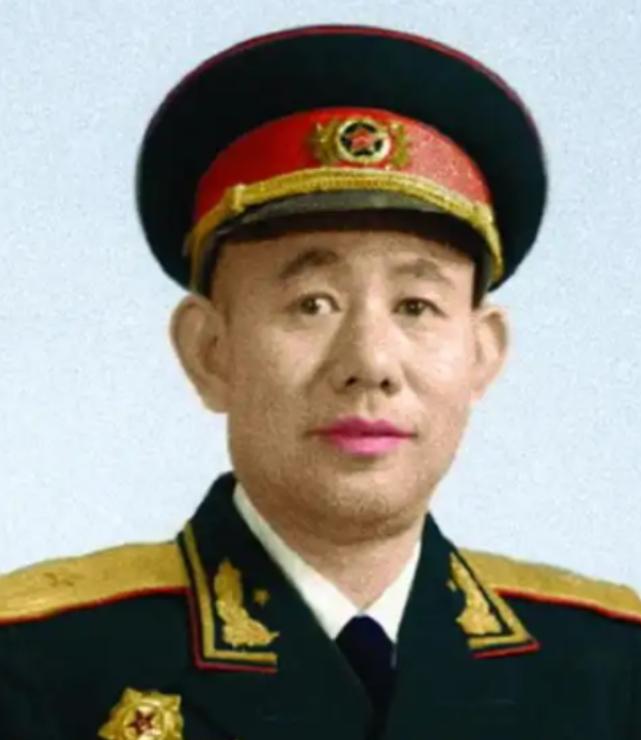 1951年，58师志愿军在撤退时，猛然发现眼前狭隘的小山谷里，竟然出现了成千上万