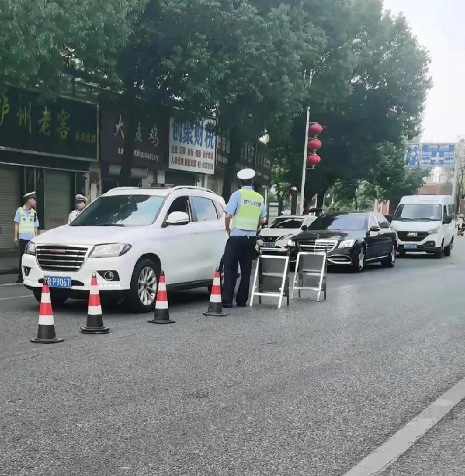 据传闻酒驾将不复存在，鉴于酒驾的危害和饮酒者酒驾被查获后面对的一系列处罚，轻者经