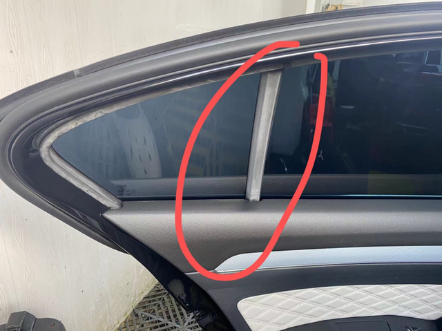 迈腾塑料件老化发白23年12月底的车，现在就开始发白了？内饰也没洗过也没有