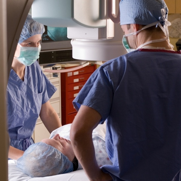 妇科病又不全都是不自爱造成的，很多时候都是意外或者因为不懂造成的，医生就是欺软怕