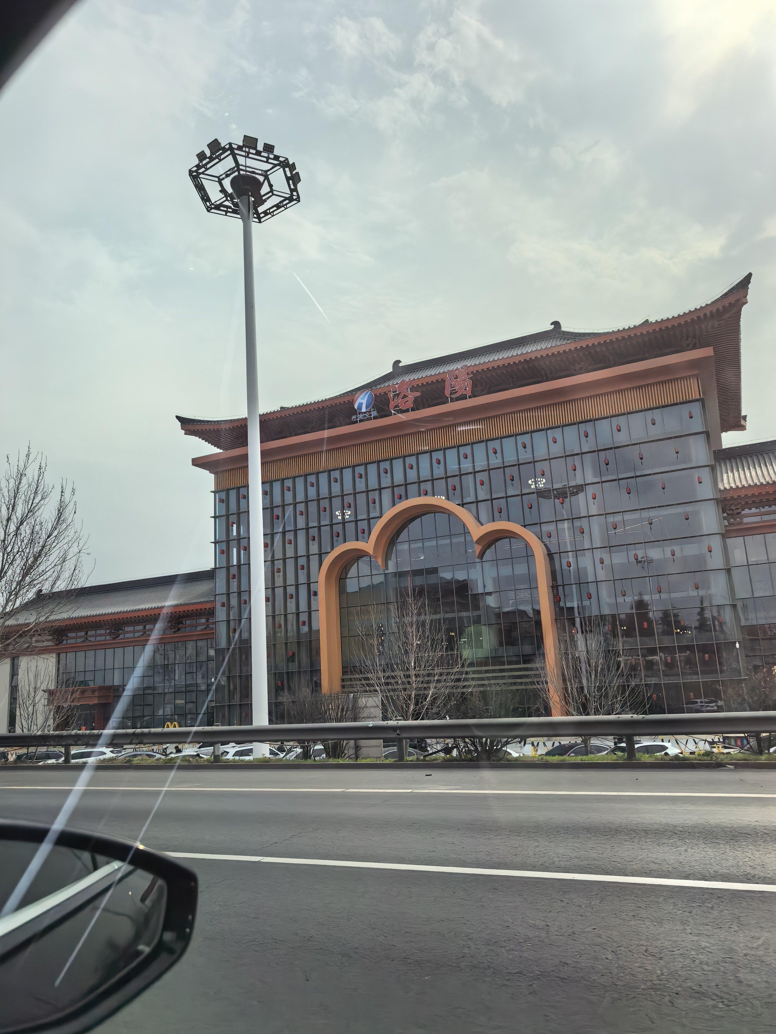 wc这刚装修好的洛阳服务区看着是不一样啊