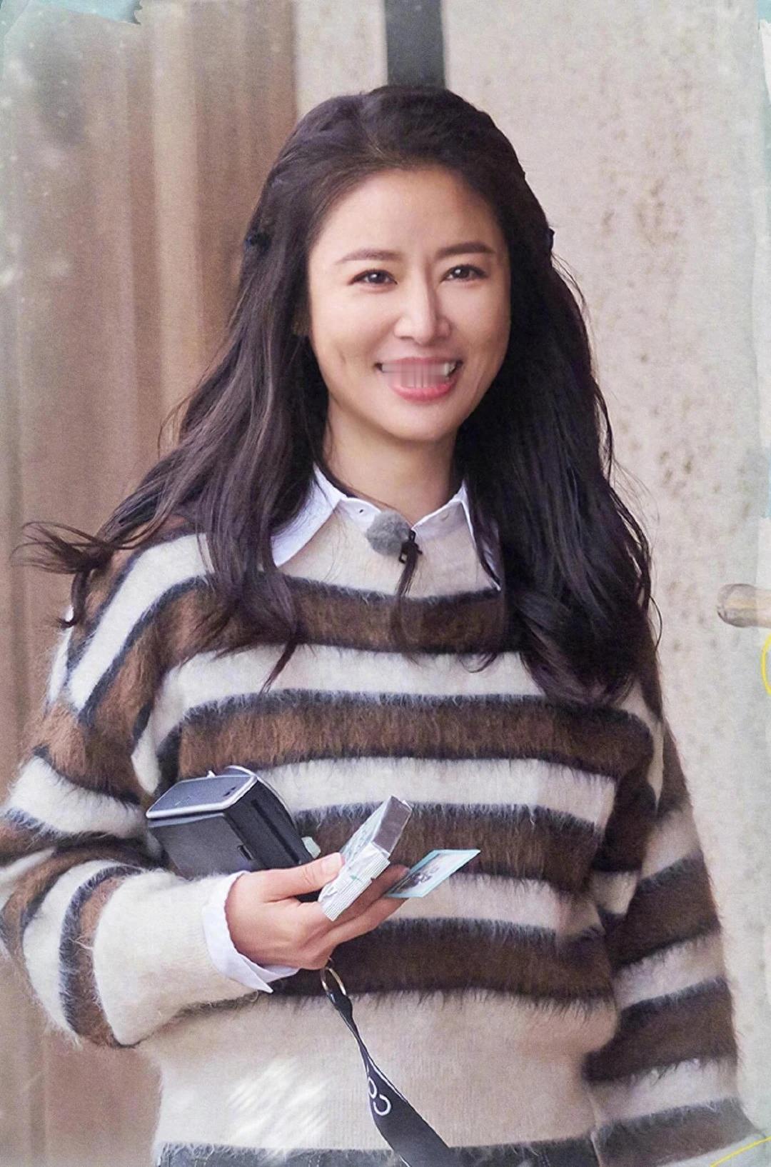 50岁林心如增肥后，气质反而更高级！不少中年女性拼命追求骨感，觉得越瘦越显