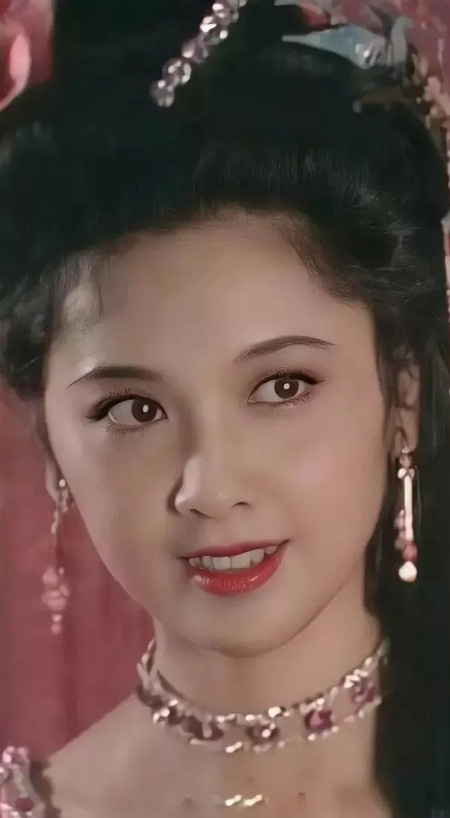 1985年，《趣经女儿国》开拍，杨洁导演十分焦急，“女儿国国王”几乎是整部西游记